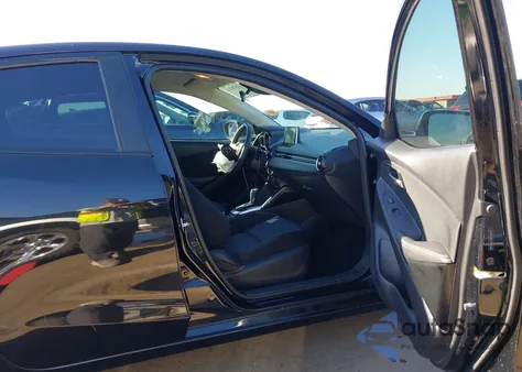 2017 Toyota Yaris Ia из США, поврежденный, VIN 3MYDLBYV8HY183171